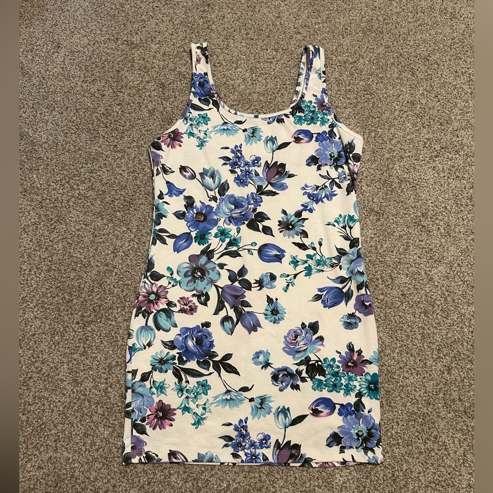 NWOT Forever 21 Floral Sleeveless Dress